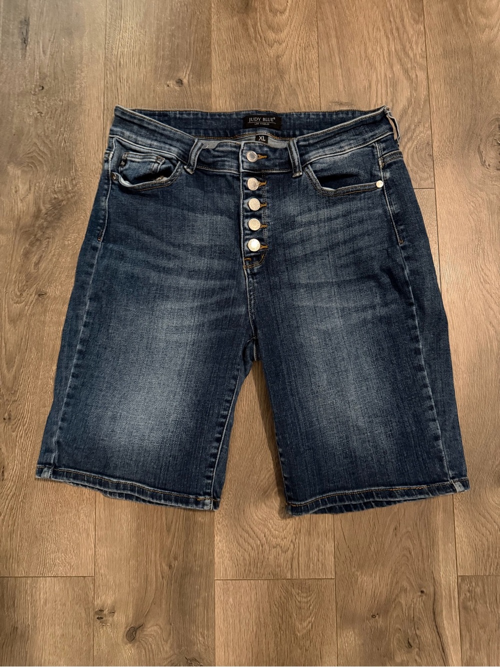 Judy Blue Women’s XL Dark Wash Button Fly Bermuda Denim Shorts Stretch